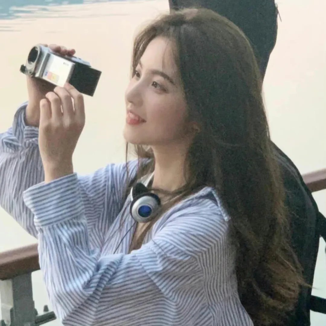 她和她的她